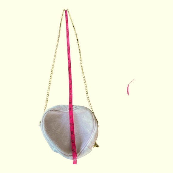 PALE pink Barbie inspired heart shaped purse with gold chain crossbody strap. - Picture 6 of 8